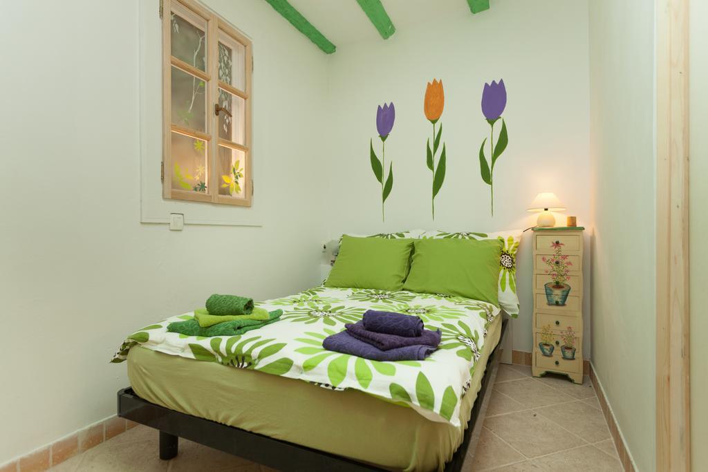 Studio With Garden In Ровин Екстериор снимка